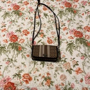 beautiful authentic coach small purse.  Gently used and just gorgeous!!!